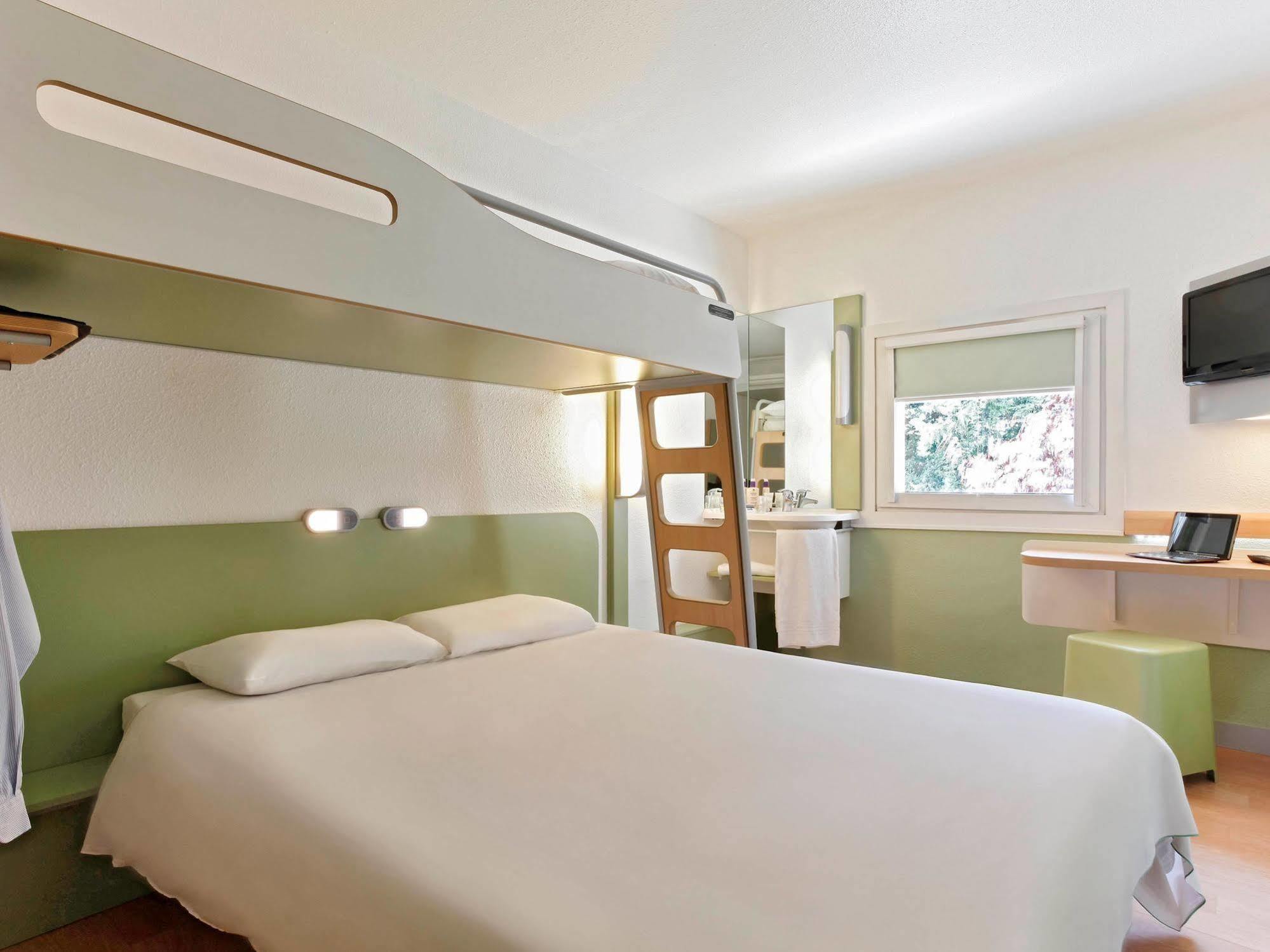 Ibis Budget Aix En Provence Est Le Canet Meyreuil Esterno foto