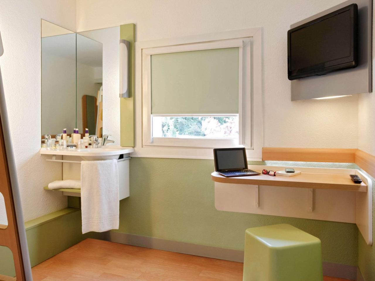 Ibis Budget Aix En Provence Est Le Canet Meyreuil Esterno foto