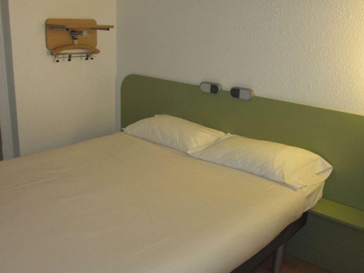 Ibis Budget Aix En Provence Est Le Canet Meyreuil Esterno foto